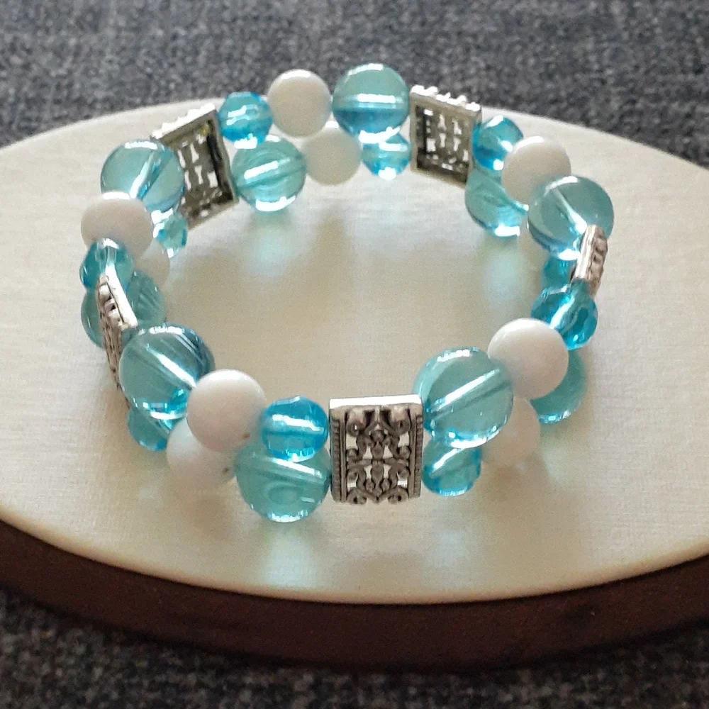NWOT Beaded Elastic Double Strand Bracelet AA112